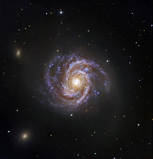 M100，螺旋星系，位于后发座
