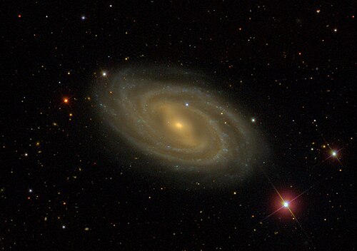 M109，棒旋星系，位于大熊座
