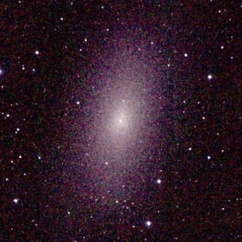M110，矮椭圆星系，位于仙女座
