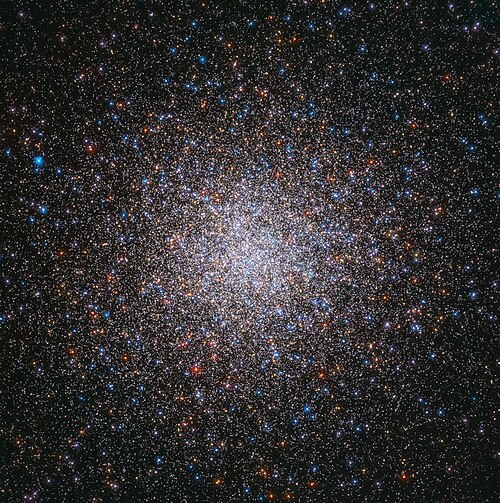 M2，球状星团，位于宝瓶座