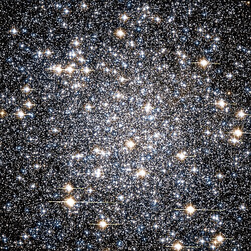 M22，球状星团，位于人马座