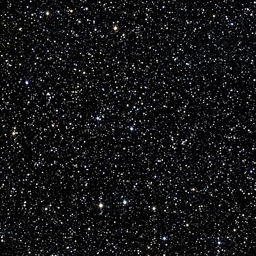 M23，疏散星团，位于人马座