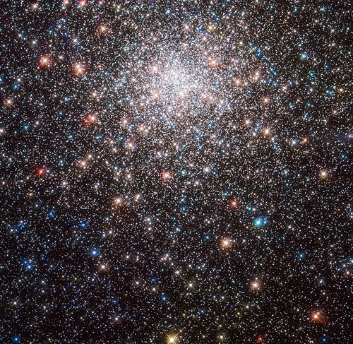 M28，球状星团，位于人马座