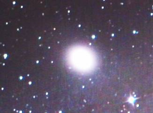 M32，矮椭圆星系，位于仙女座