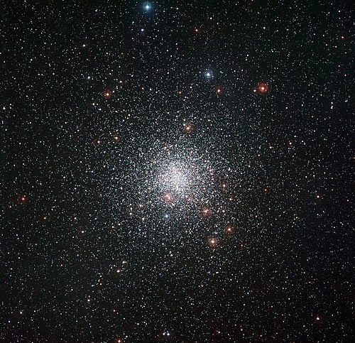 M4，球状星团，位于天蝎座