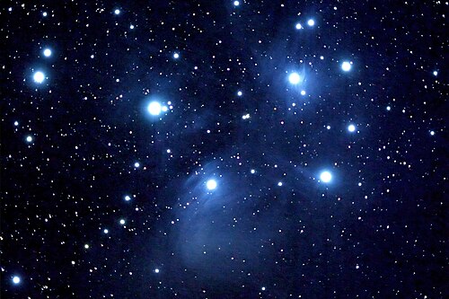 昴宿星团/七姊妹 (M45) — 疏散星团