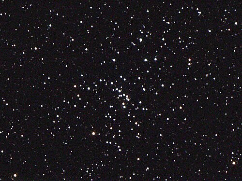 M48，疏散星团，位于长蛇座
