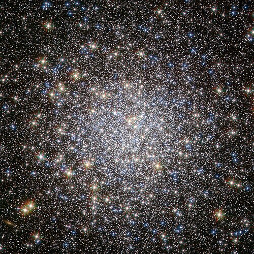 M5，球状星团，位于巨蛇座