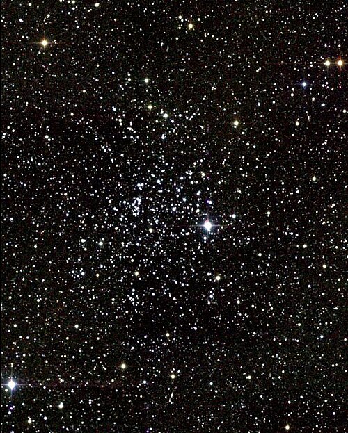 M52，疏散星团，位于仙后座