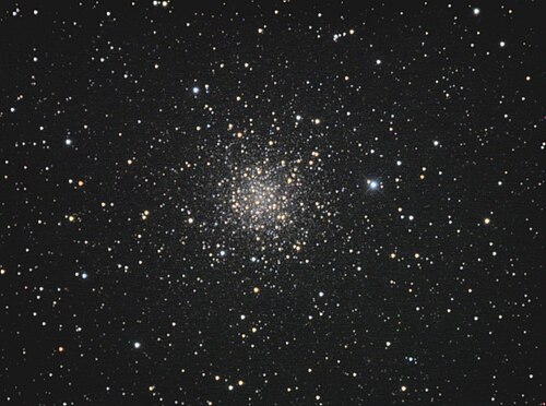 M56，球状星团，位于天琴座
