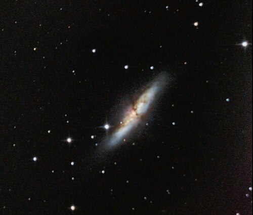 雪茄星系 (M82) — 星暴星系