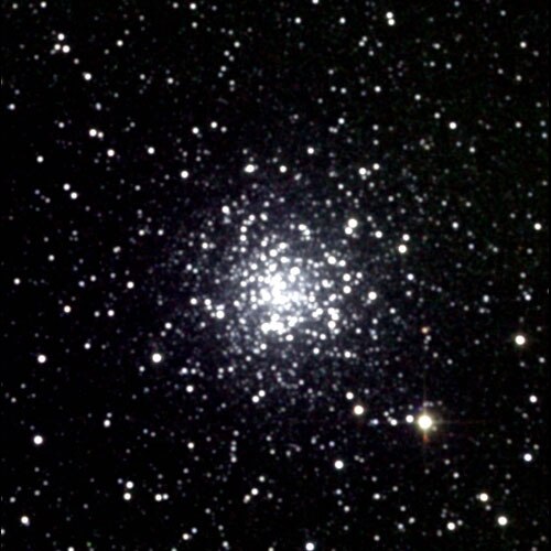 M9，球状星团，位于蛇夫座